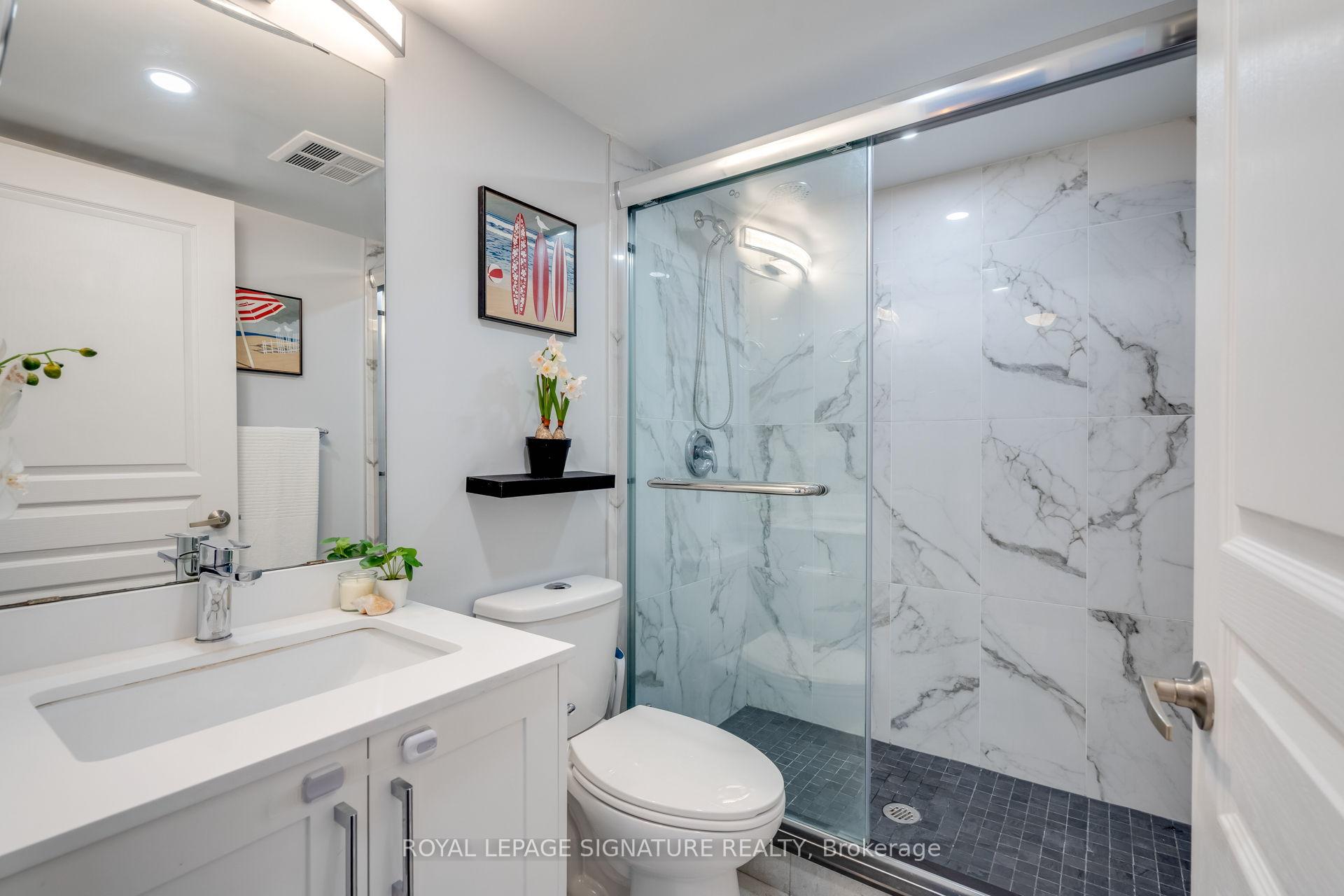 2 Bedrooms Condo at 323 Richmond, Toronto For sale