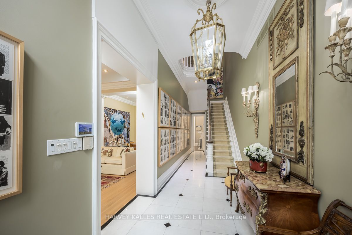 37 Heath Street W