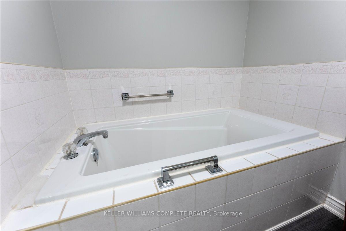2 Bedrooms Condo at 2010 CLEAVER,  Burlington For sale