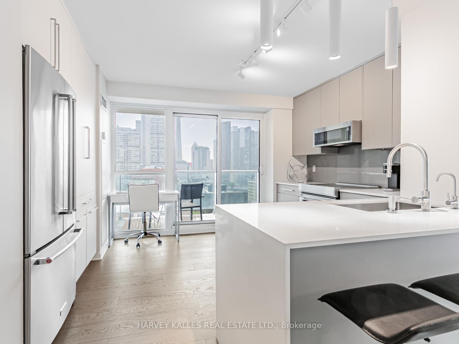 3 Bedrooms Condo at 96 St Patrick, Toronto For sale