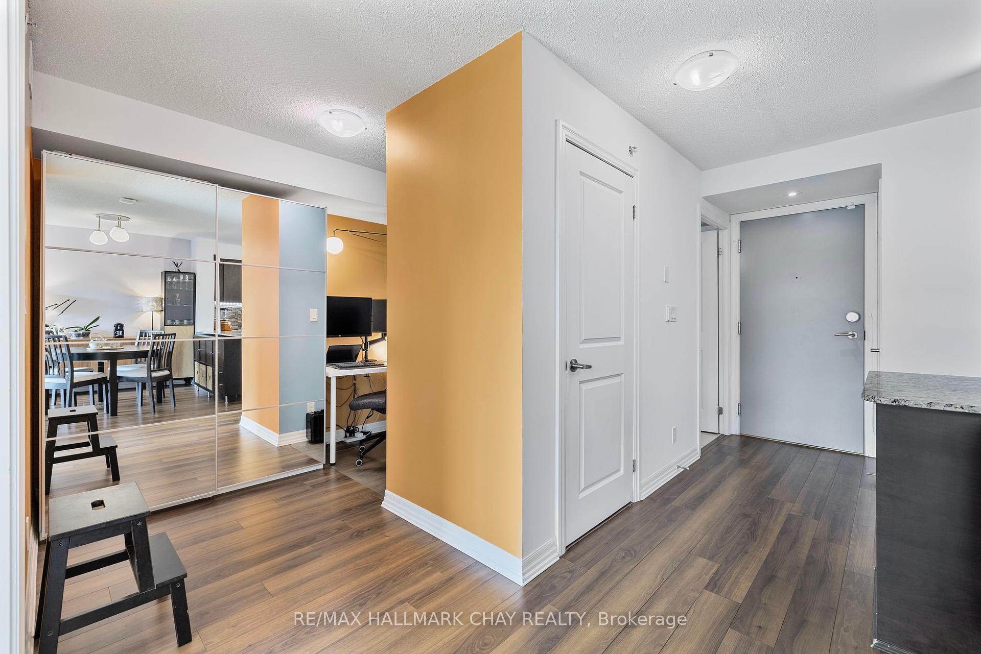 2 Bedrooms Condo at 80 Esther Lorrie, Toronto For sale
