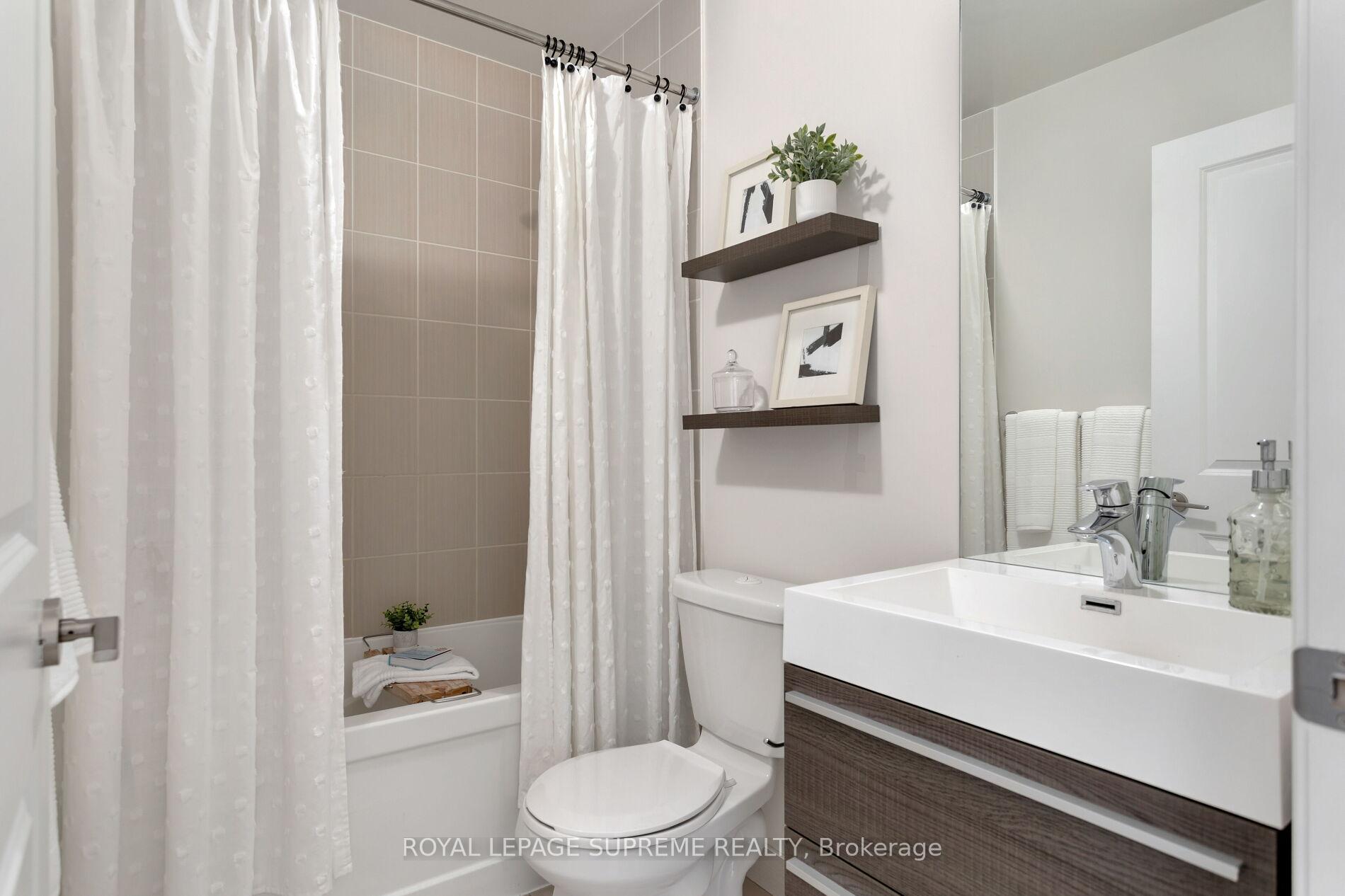 2 Bedrooms Condo at 17 Zorra,  Toronto For sale