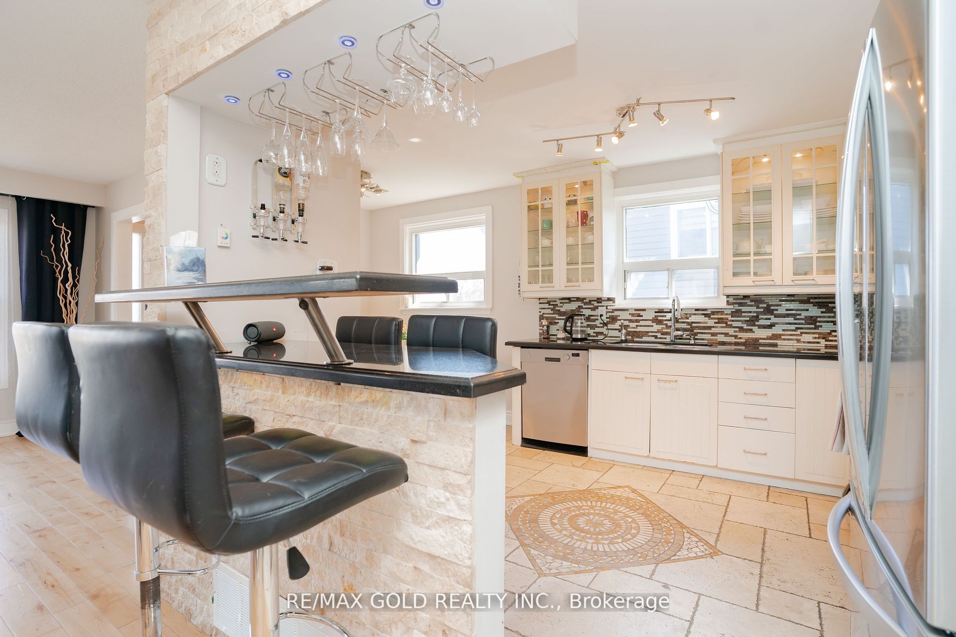 51 Greenbriar Road, Brampton, ON L6S 1V8