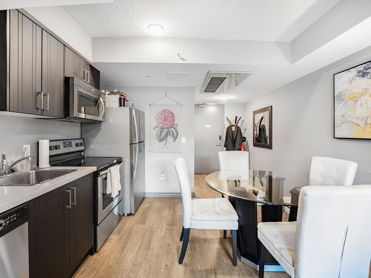 321 Spruce Street 709