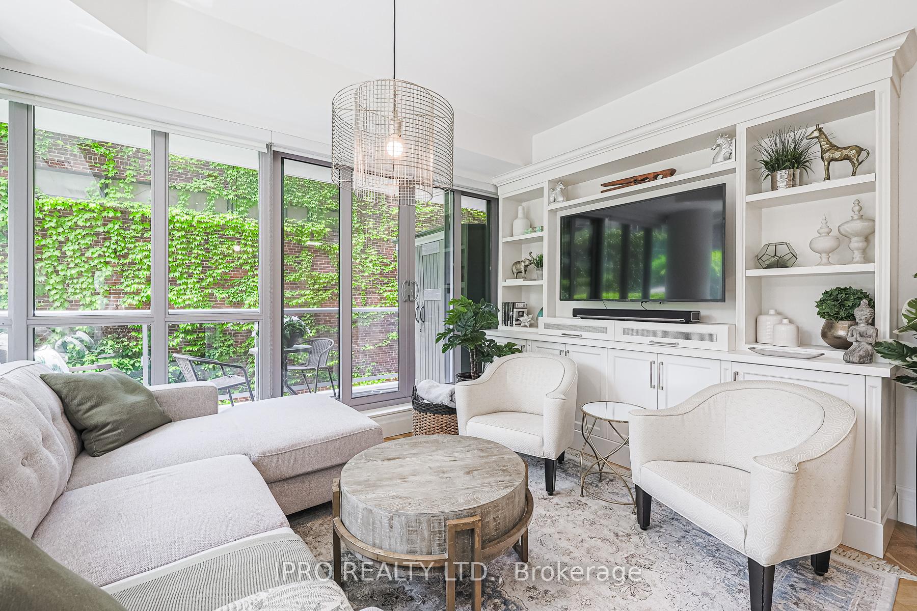 1 Bedroom Condo at 55 Front, Toronto For sale