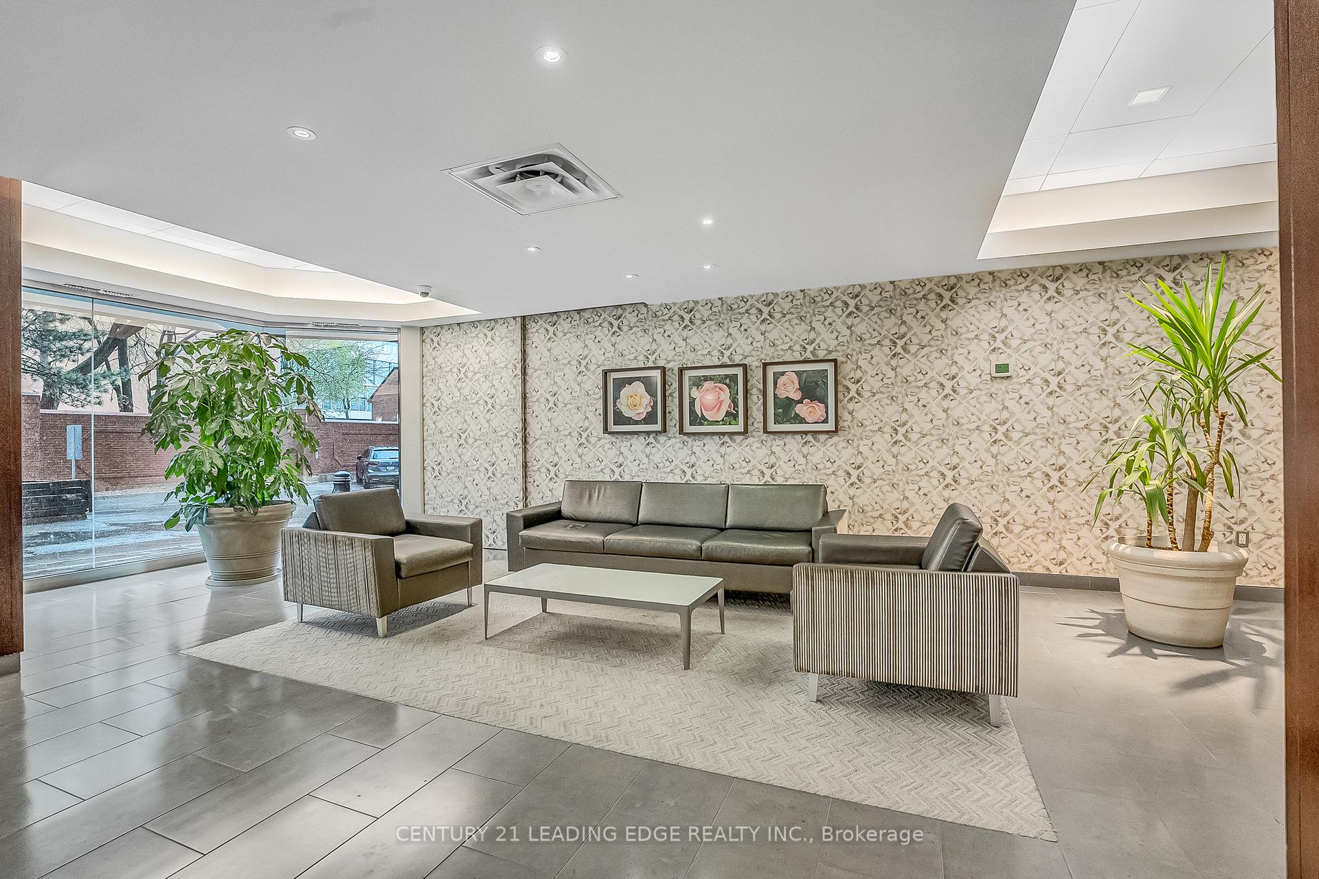 3 Bedrooms Condo at 705 King, Toronto For sale