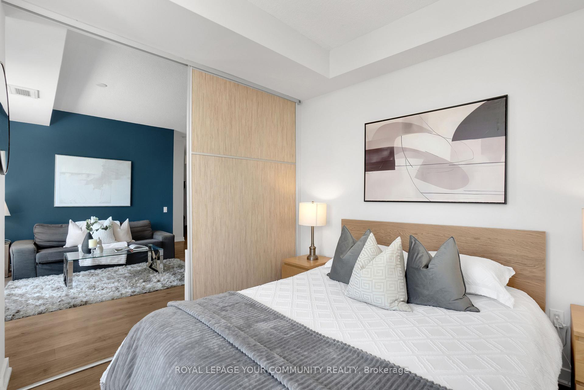 2 Bedrooms Condo at 775 King, Toronto For sale