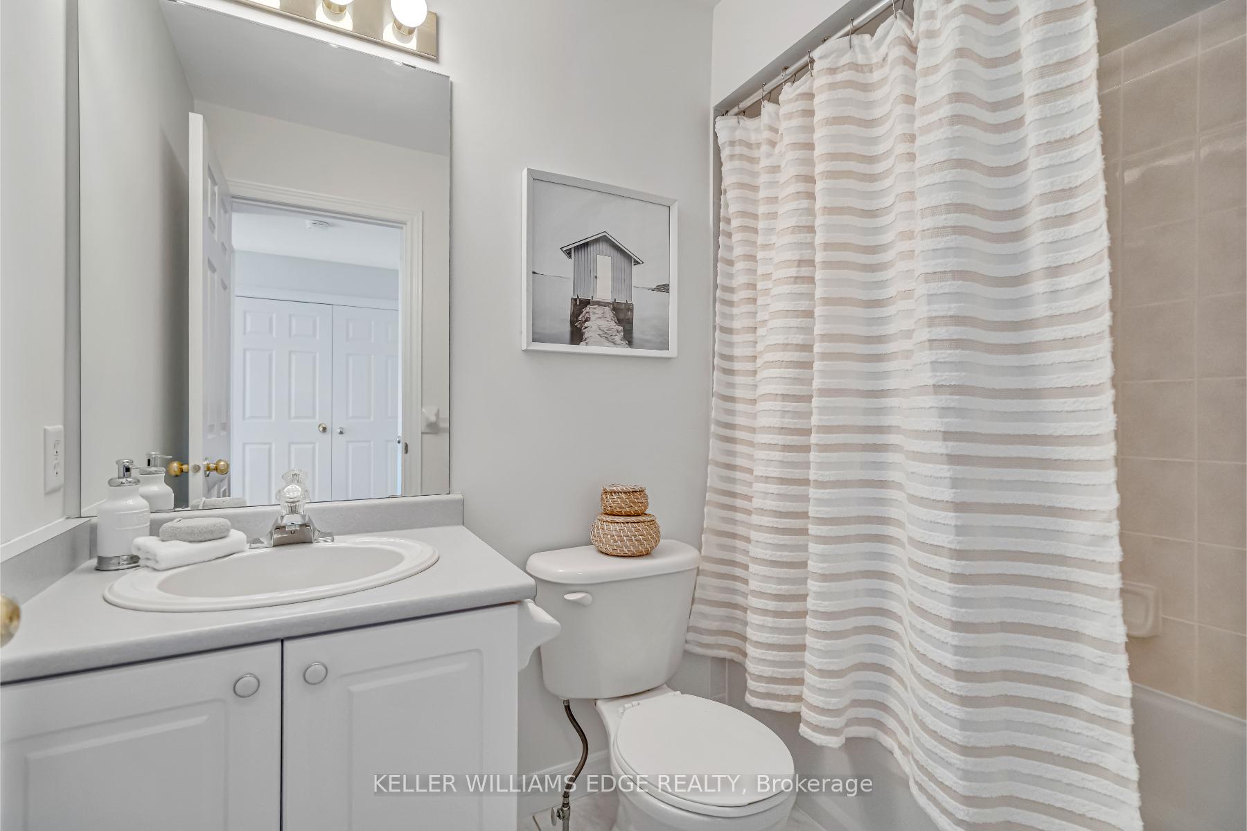2 Bedrooms Condo at 4045 Upper Middle, Burlington For sale