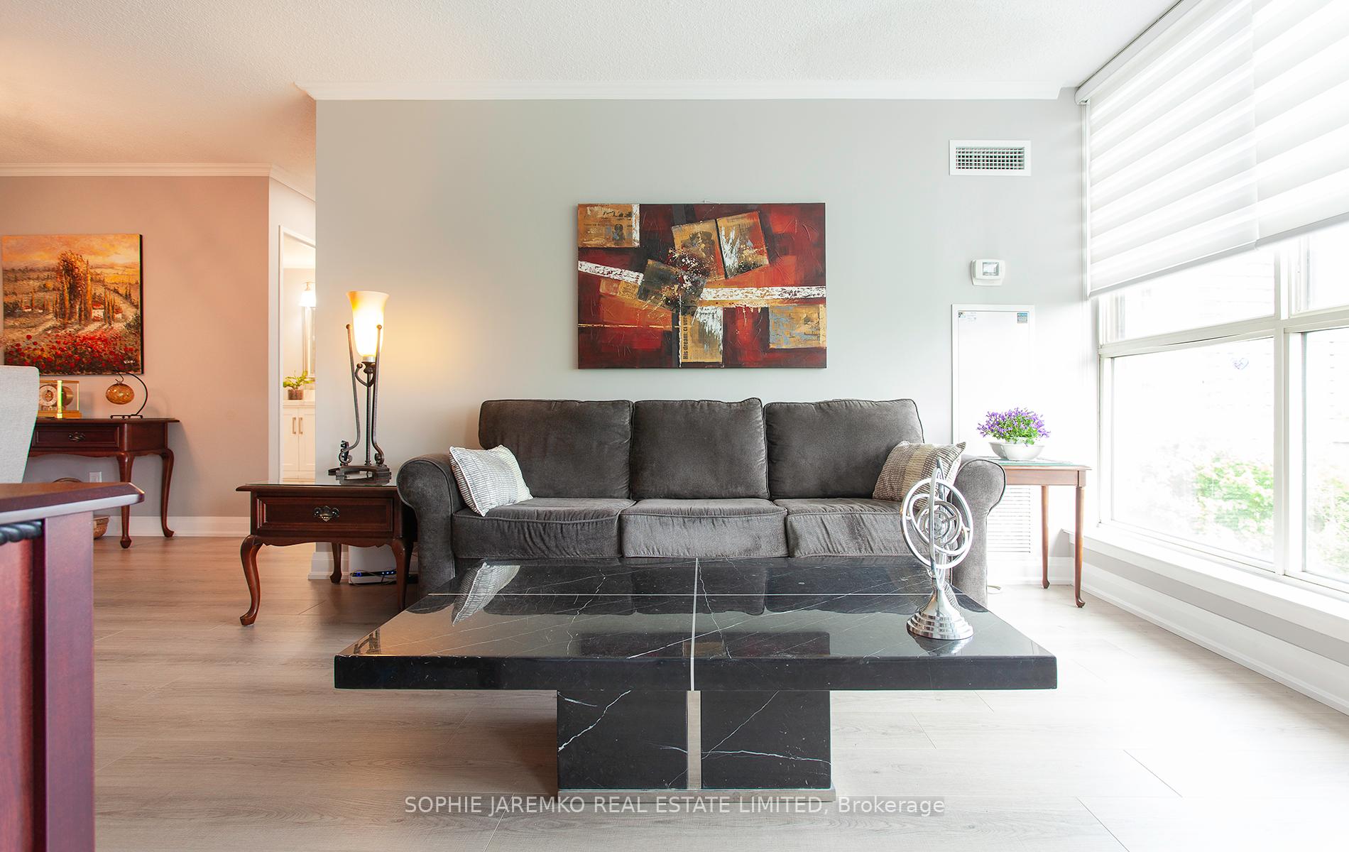 3 Bedrooms Condo at 22 Southport, Toronto For sale