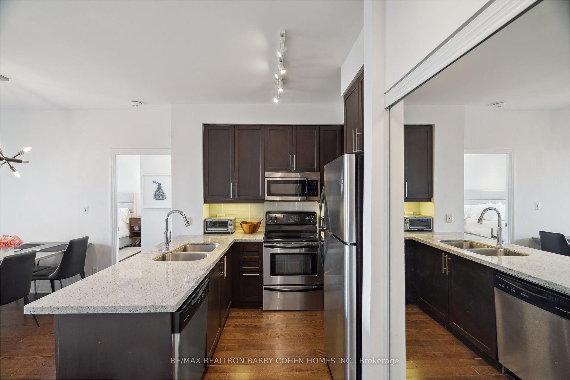 2 Bedrooms Condo at 500 St Clair, Toronto For sale