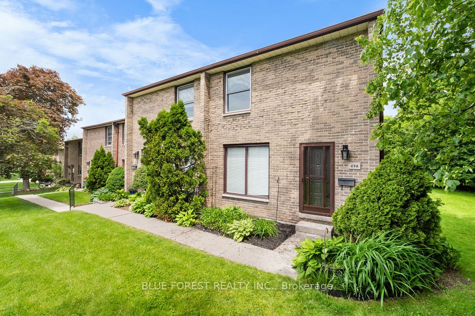 696 Wonderland Road
