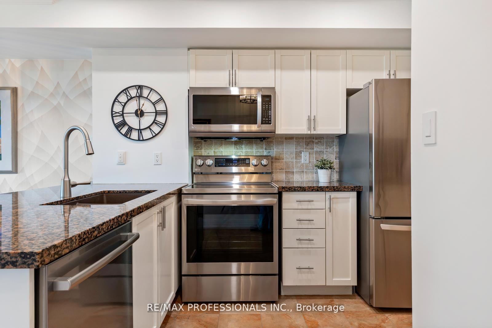 2 Bedrooms Condo at 410 Queens,  Toronto For sale