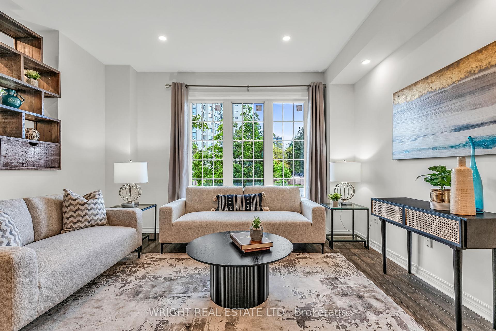 5 Bedrooms Condo at 1347 Rathburn, Mississauga For sale