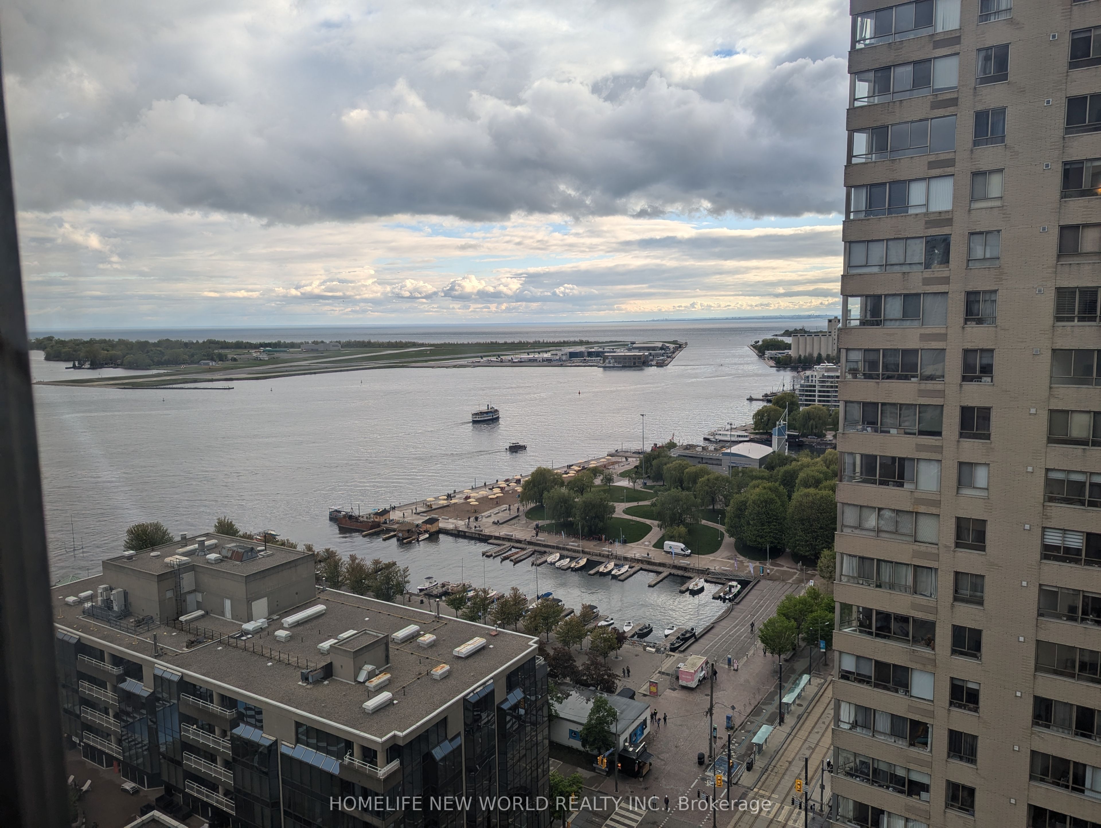 260 Queens Quay W, #2103