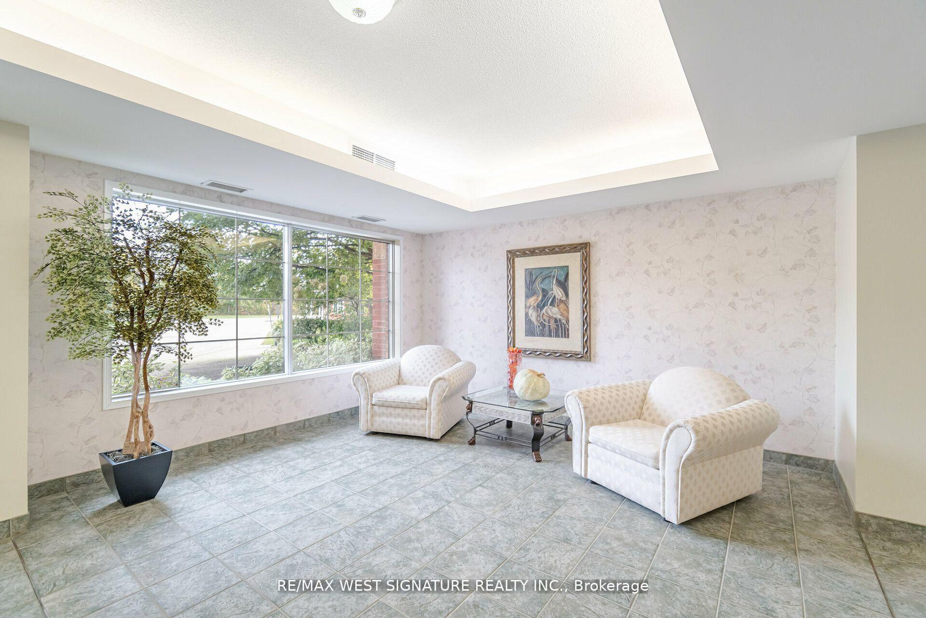 2 Bedrooms Condo at 75 Treelawn,  Vaughan For sale