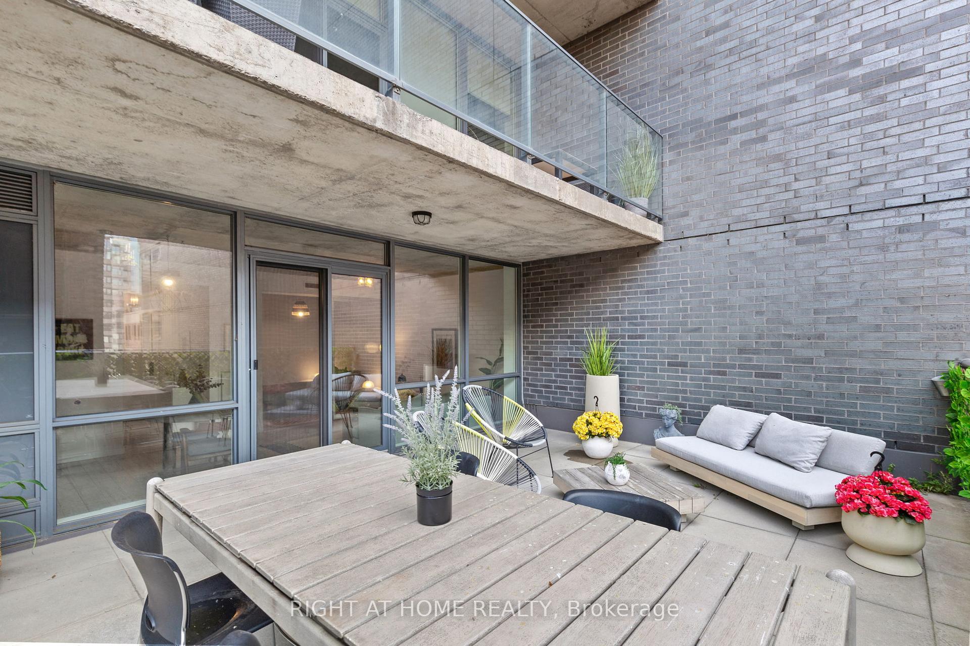 1 Bedroom Condo at 478 king, Toronto For sale