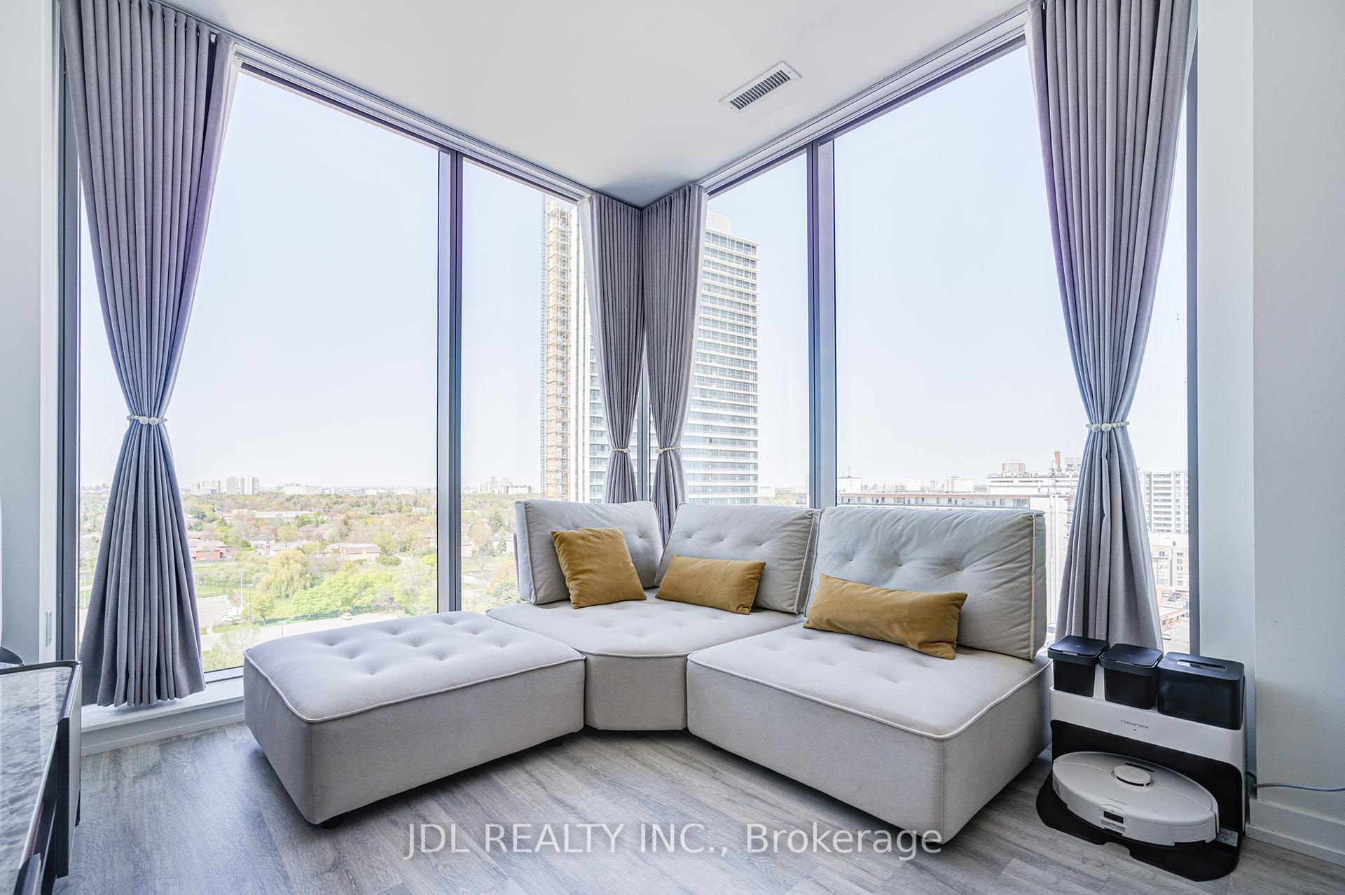 2 Bedrooms Condo at 8 Olympic Garden, Toronto For sale