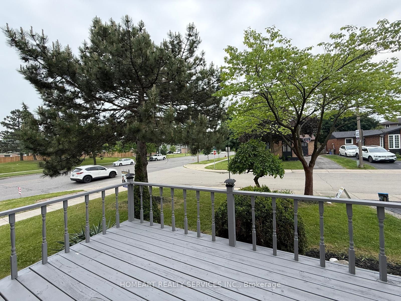77 Bixby Crescent