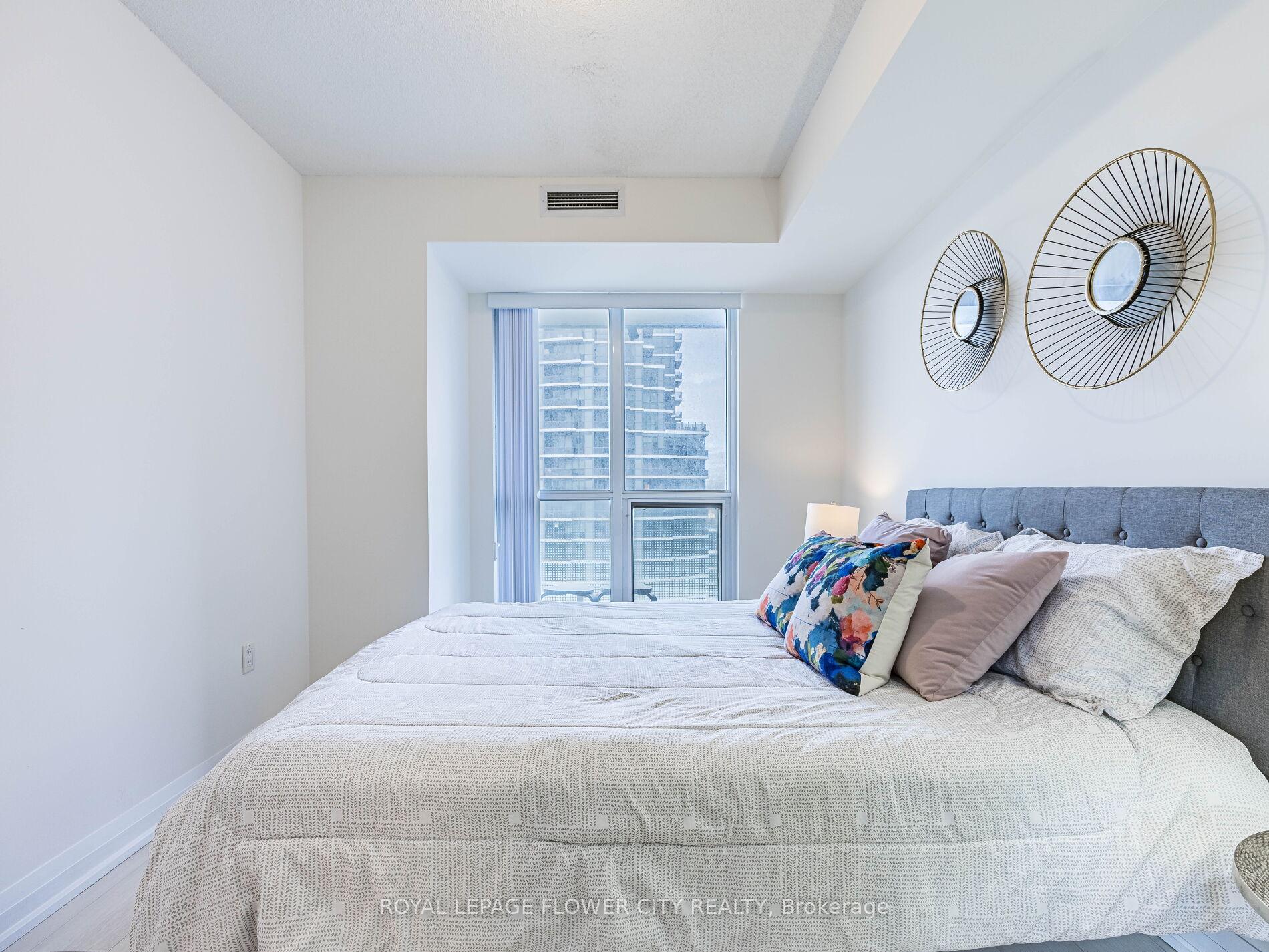 1 Bedroom Condo at 30 Gibbs, Toronto For sale