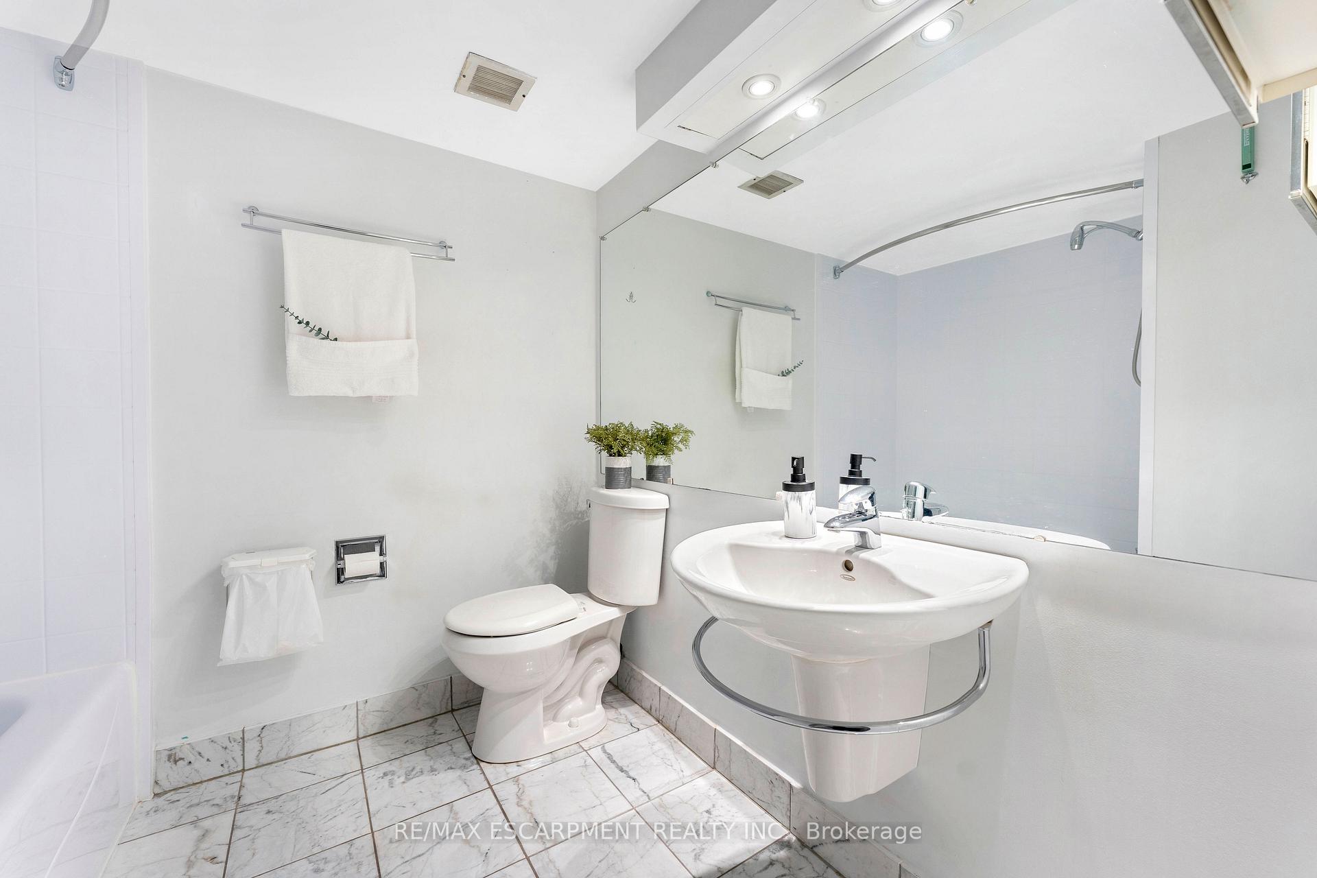 3 Bedrooms Condo at 65 Scadding, Toronto For sale