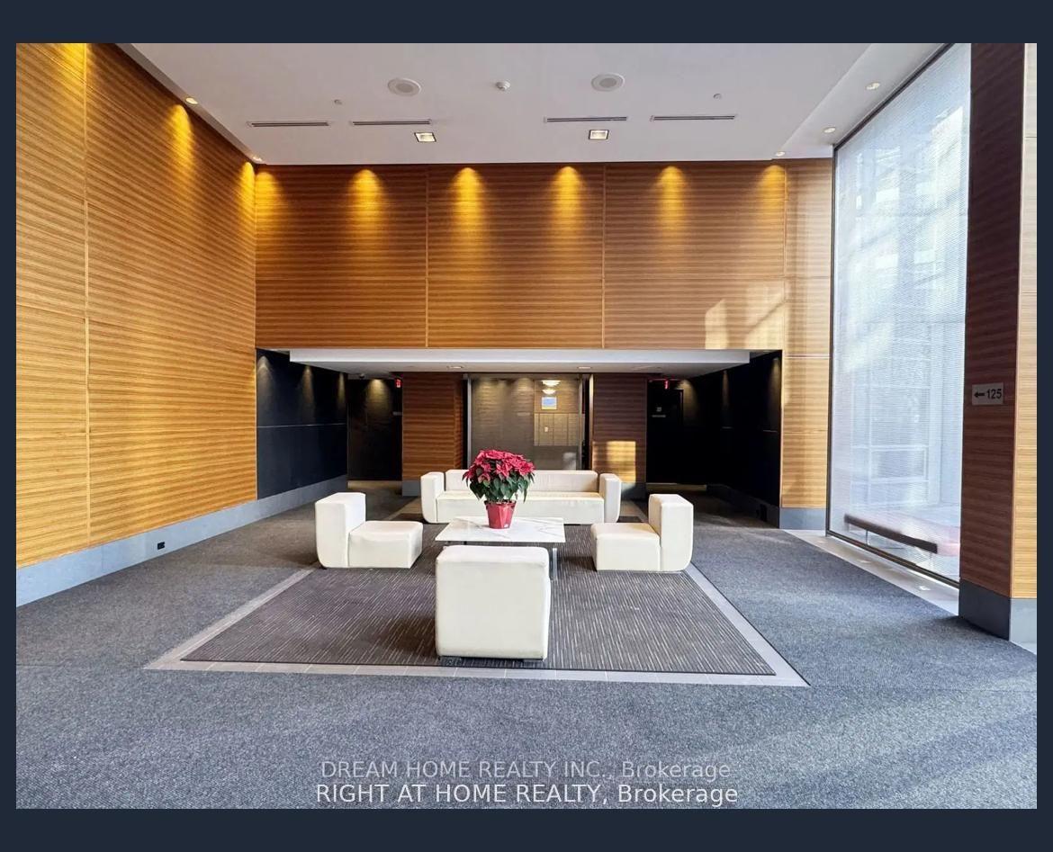 3 Bedrooms Condo at 125 Village Green,  Toronto For sale