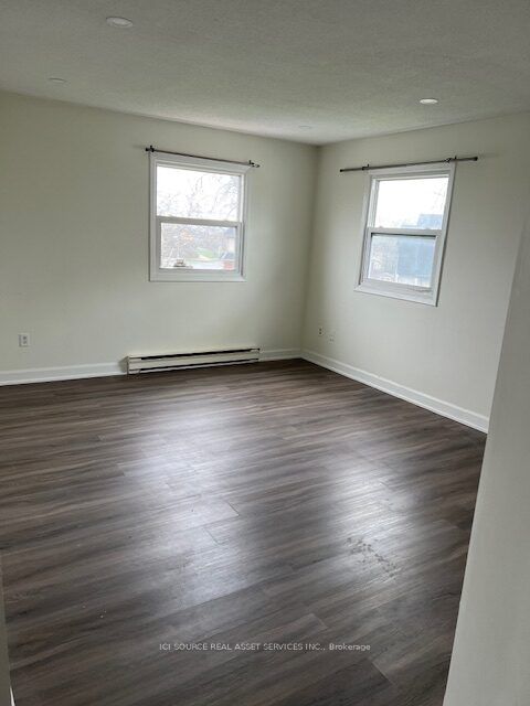 1100 Simcoe Street S