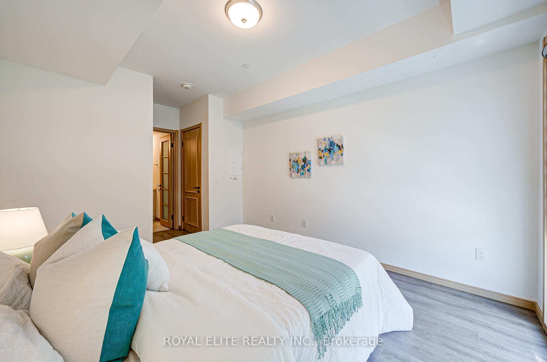 3 Bedrooms Condo at 200 Chester Le, Toronto For sale