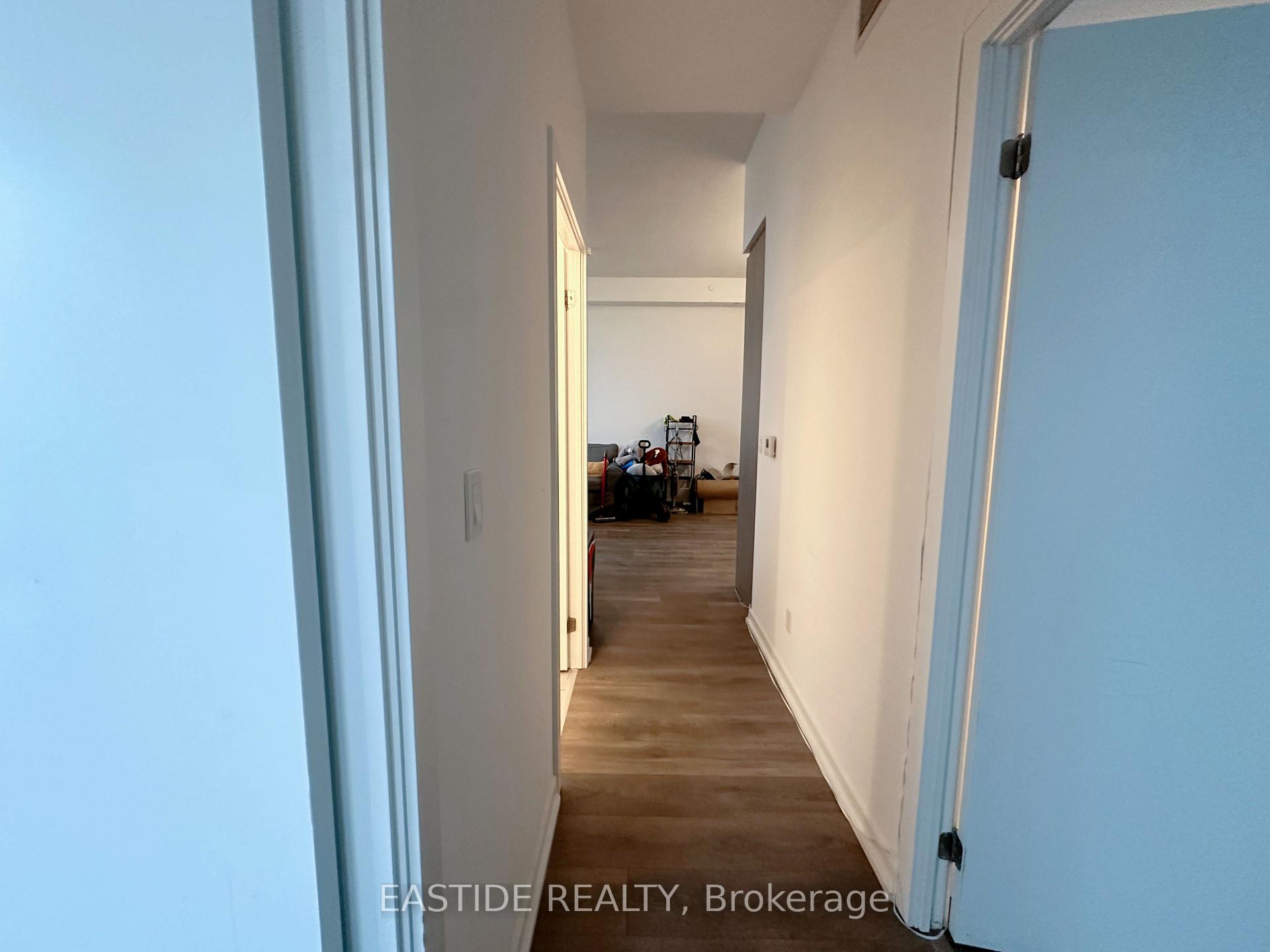 2 Bedrooms Condo at 36 Forest Manor, Toronto For sale