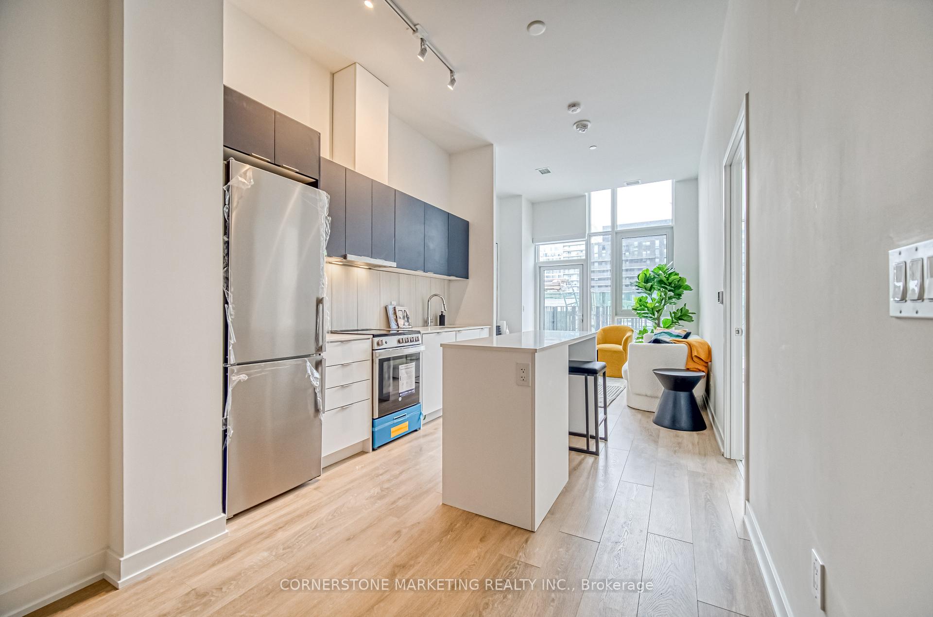 3 Bedrooms Condo at 8 Tippett,  Toronto For sale