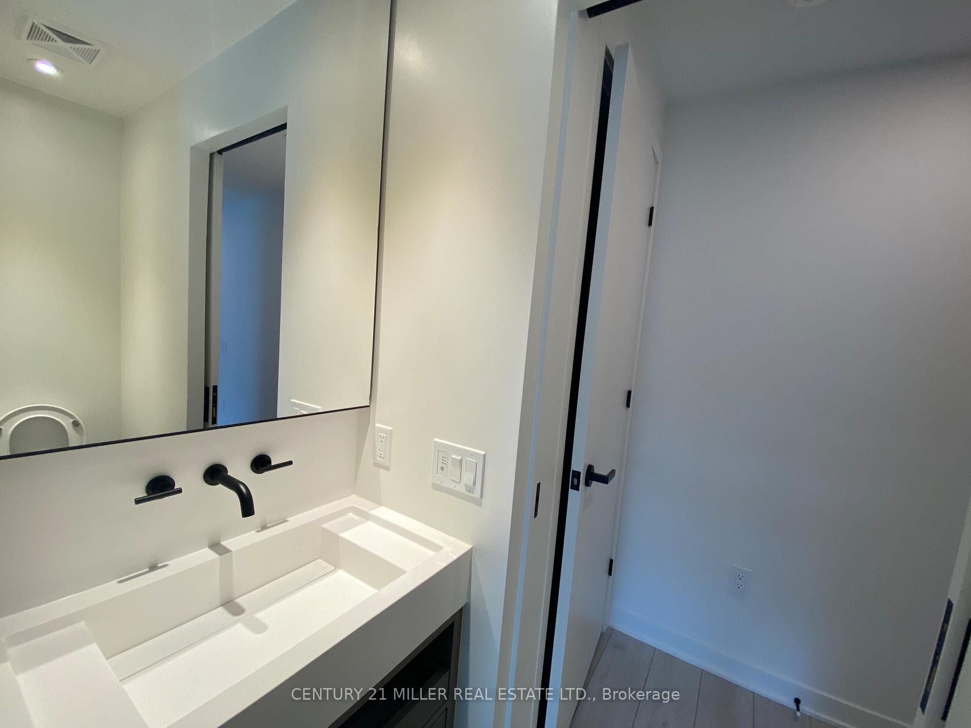 1 Bedroom Condo at 55 Charles, Toronto For sale