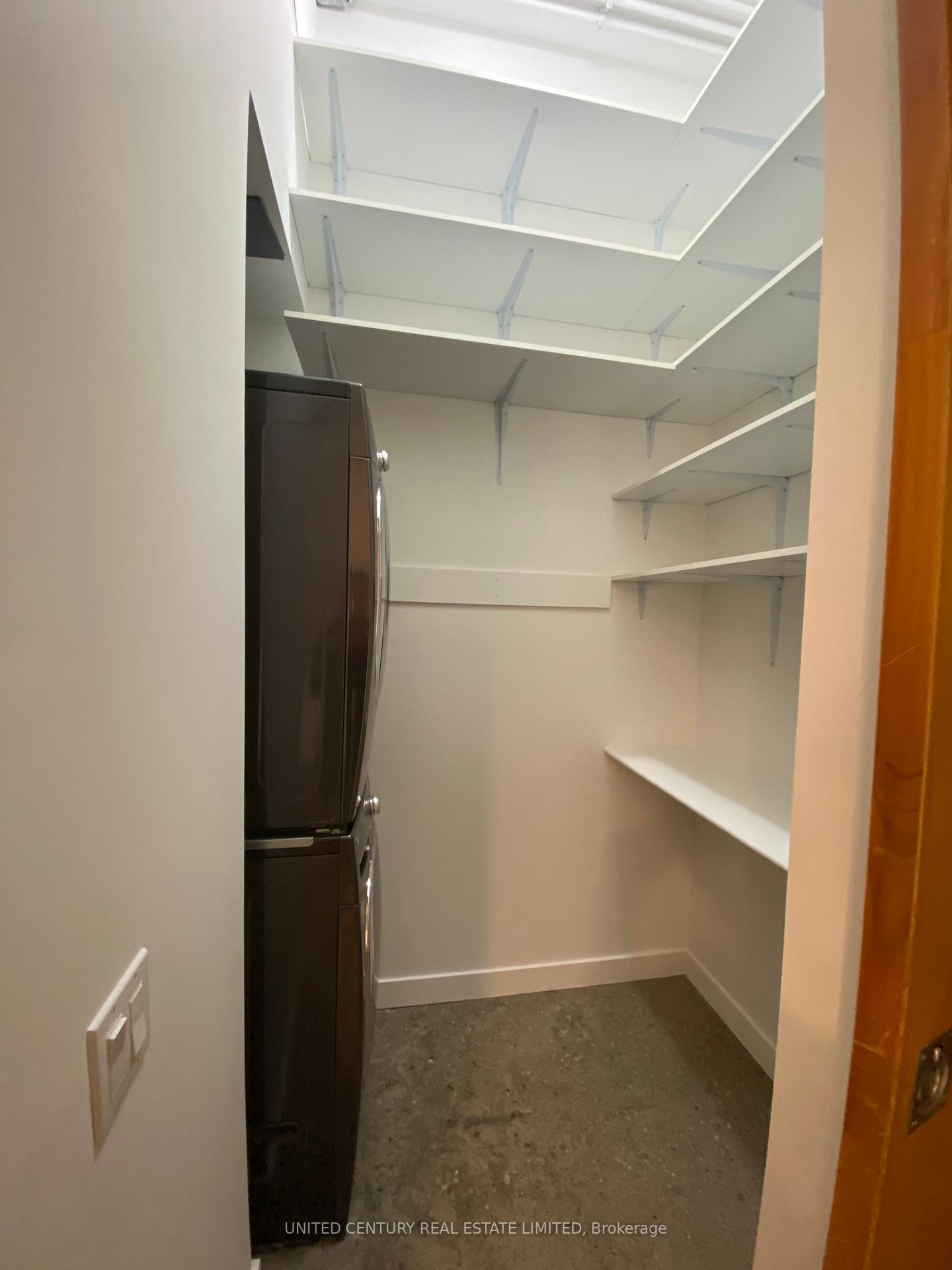 3 Bedrooms Condo at 155 Dalhousie,  Toronto For sale