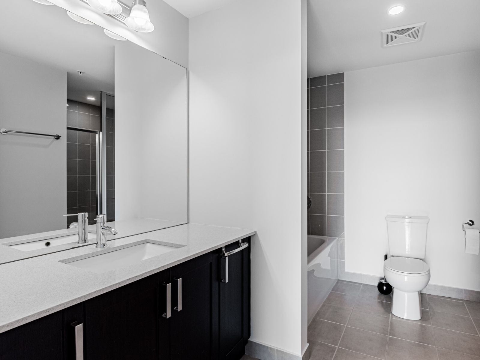11611 Yonge Street 517