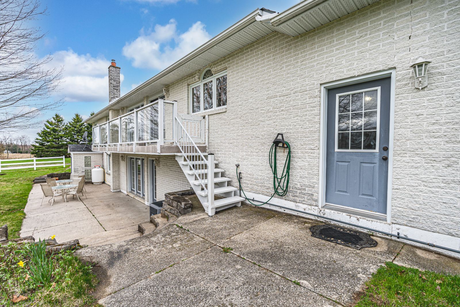 1331 Flos Road 3 E