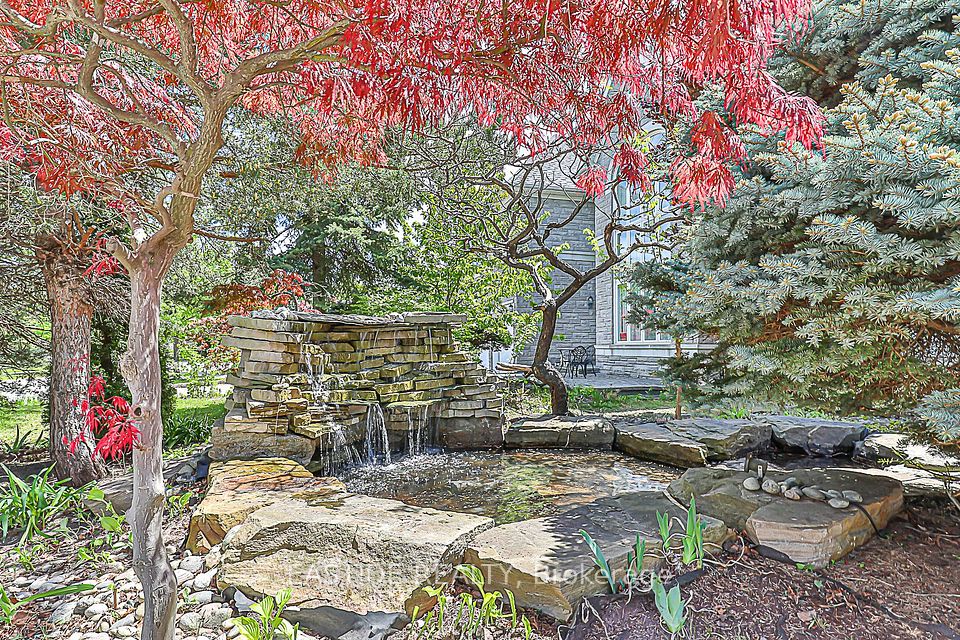 27 Brimwood Crescent, Richmond Hill, ON L4B 4B6