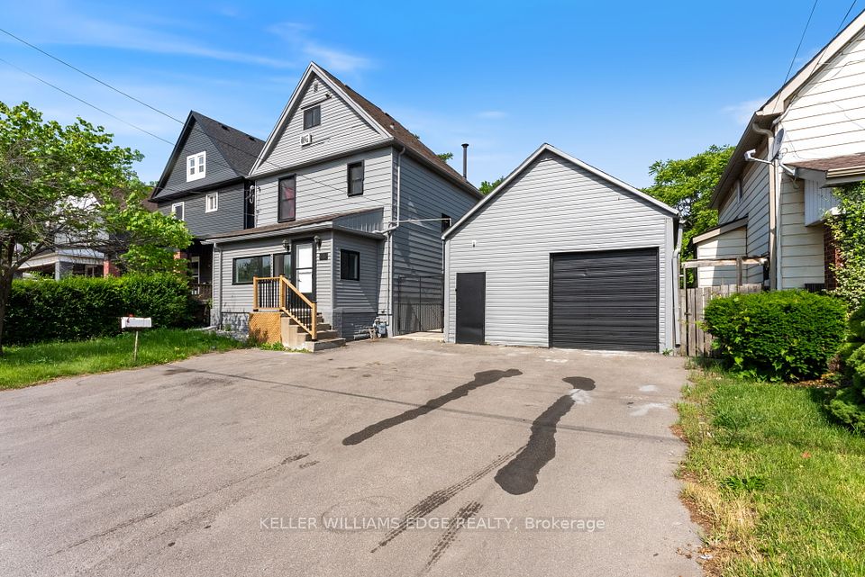 23 Lyndhurst