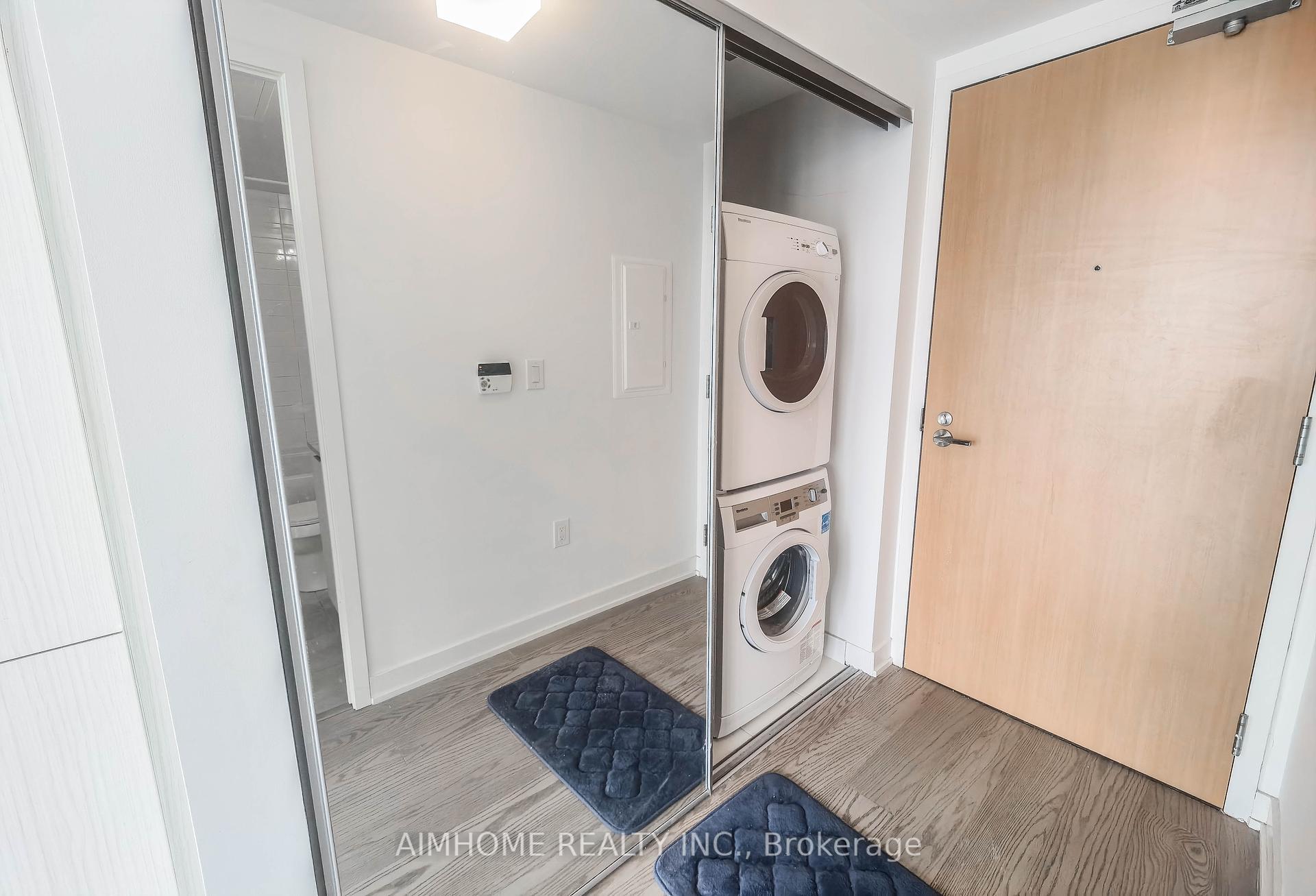 Condo at 11 Wellesley,  Toronto For sale