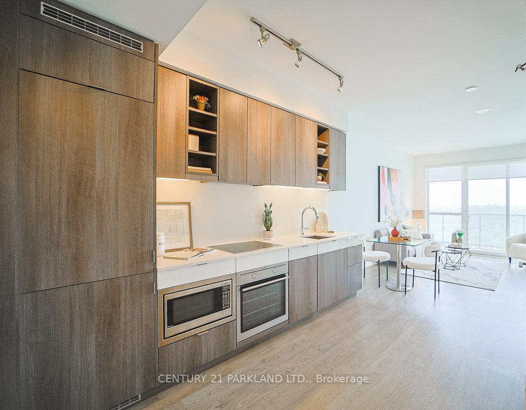 2 Bedrooms Condo at 101 Erskine, Toronto For sale