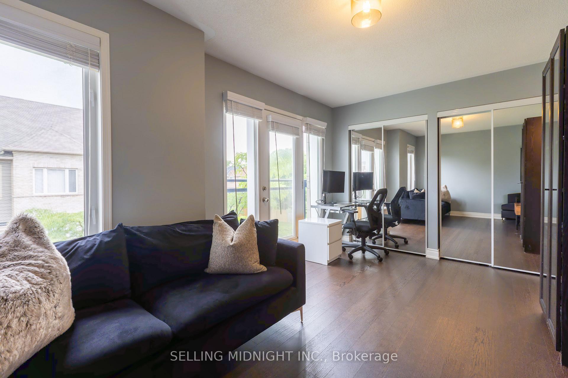 2 Bedrooms Condo at 5650 WINSTON CHURCHILL, Mississauga For sale
