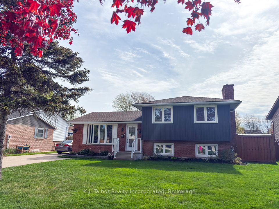 325 Krohmer Drive, Goderich, ON N7A 4G8