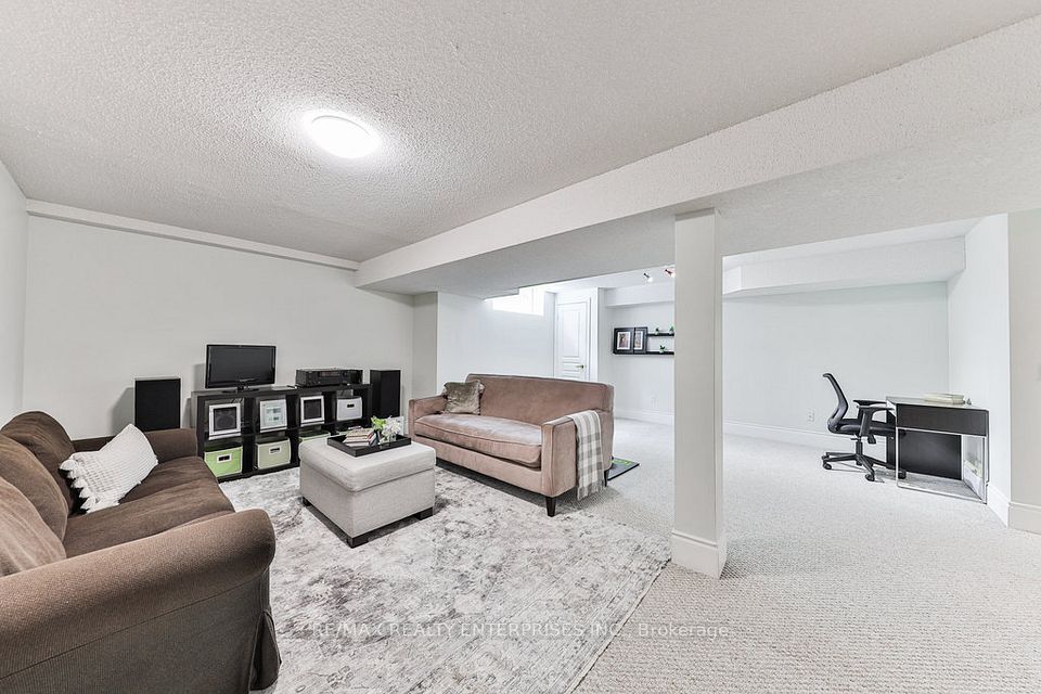 Multifunctional Space - Rec. Room, Office, Gym