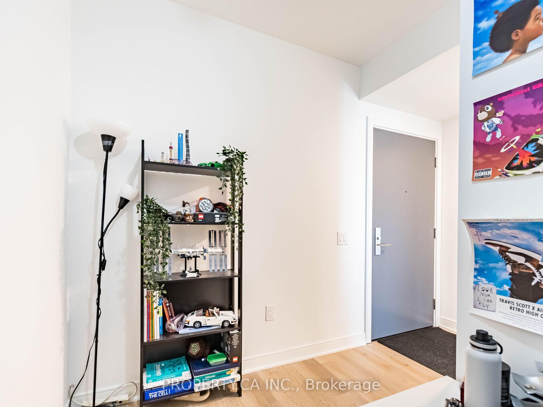 3 Bedrooms Condo at 86 Dundas, Mississauga For sale