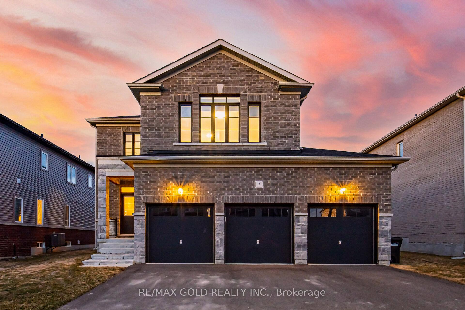 7 Middleton Drive, Wasaga Beach, ON L9Z 0L1