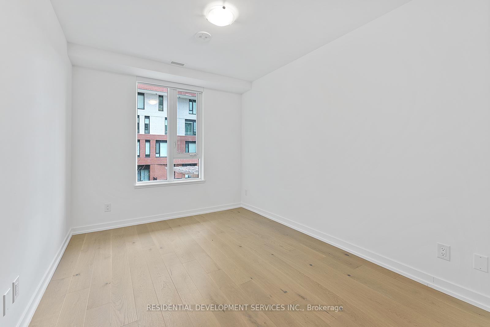 3 Bedrooms Condo at 15 Maryport,  Toronto For sale