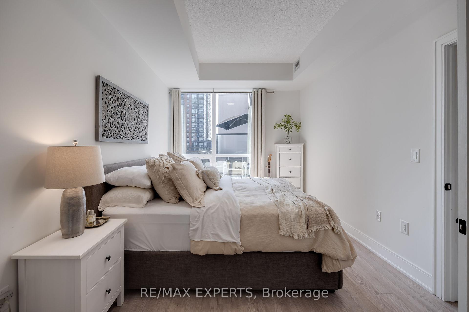 3 Bedrooms Condo at 36 Via Bagnato, Toronto For sale