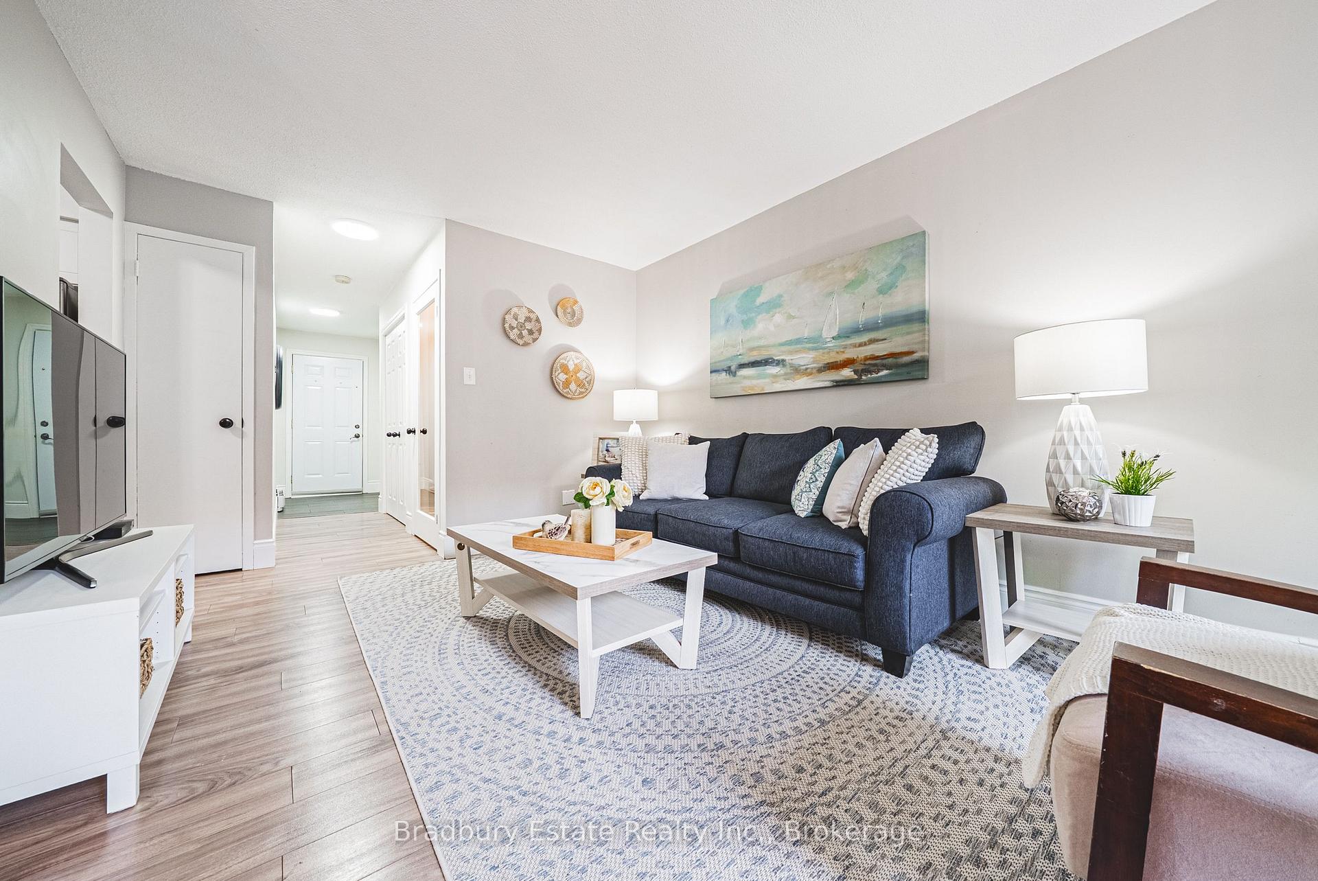 3 Bedrooms Condo at 1489 Ester, Burlington For sale