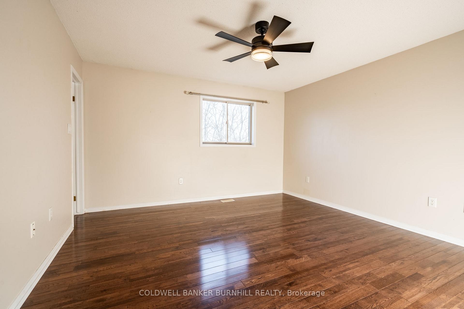 3 Bedrooms Condo at 1276 SILVAN FOREST,  Burlington For sale