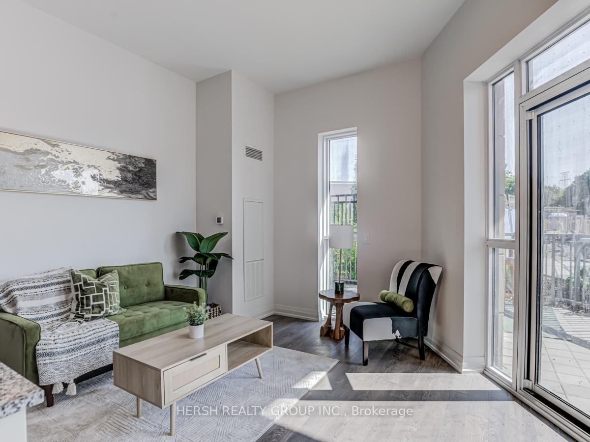 3 Bedrooms Condo at 10 Meadowglen,  Toronto For sale