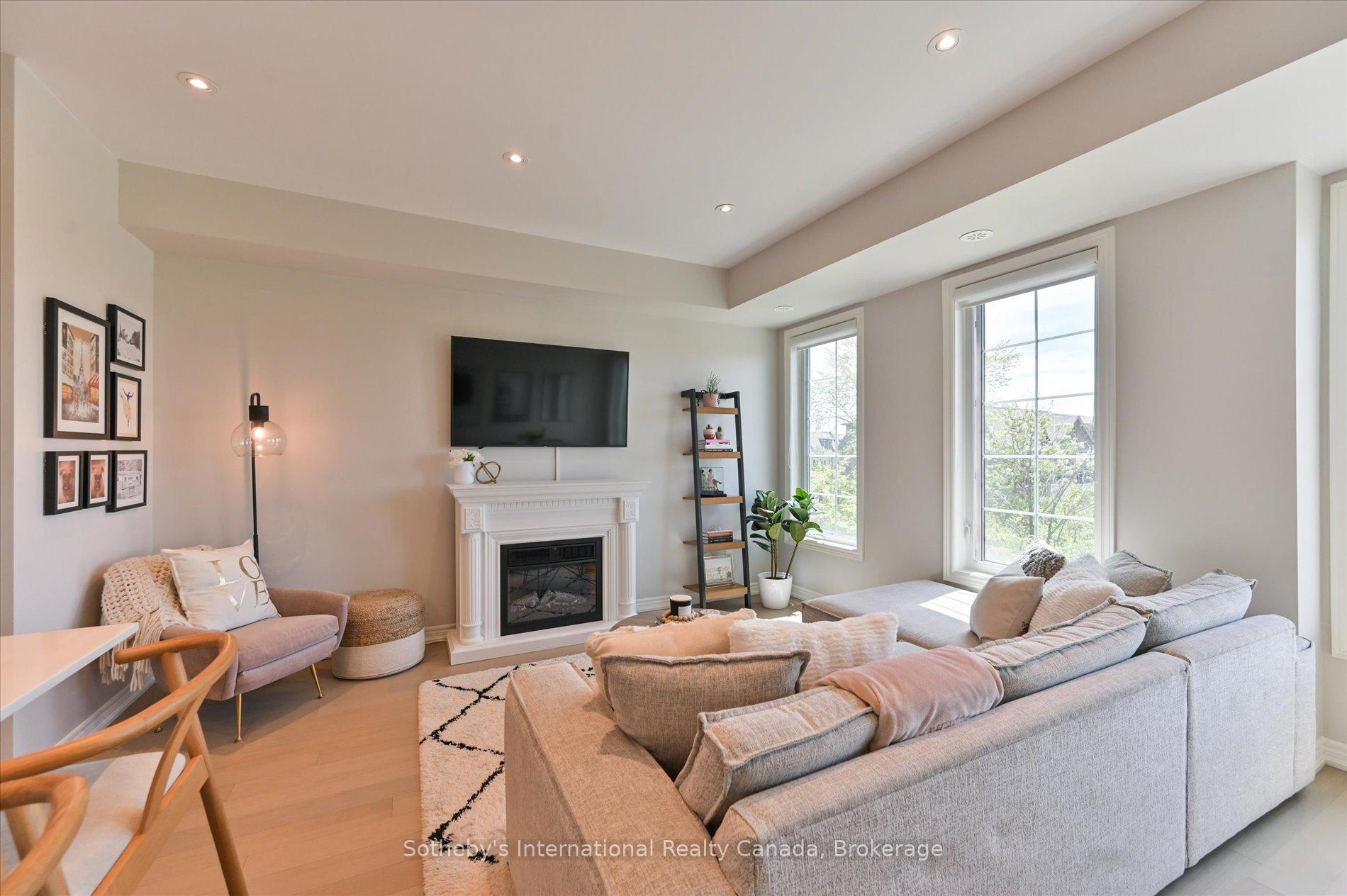 2 Bedrooms Condo at 2199 Lillykin, Oakville For sale