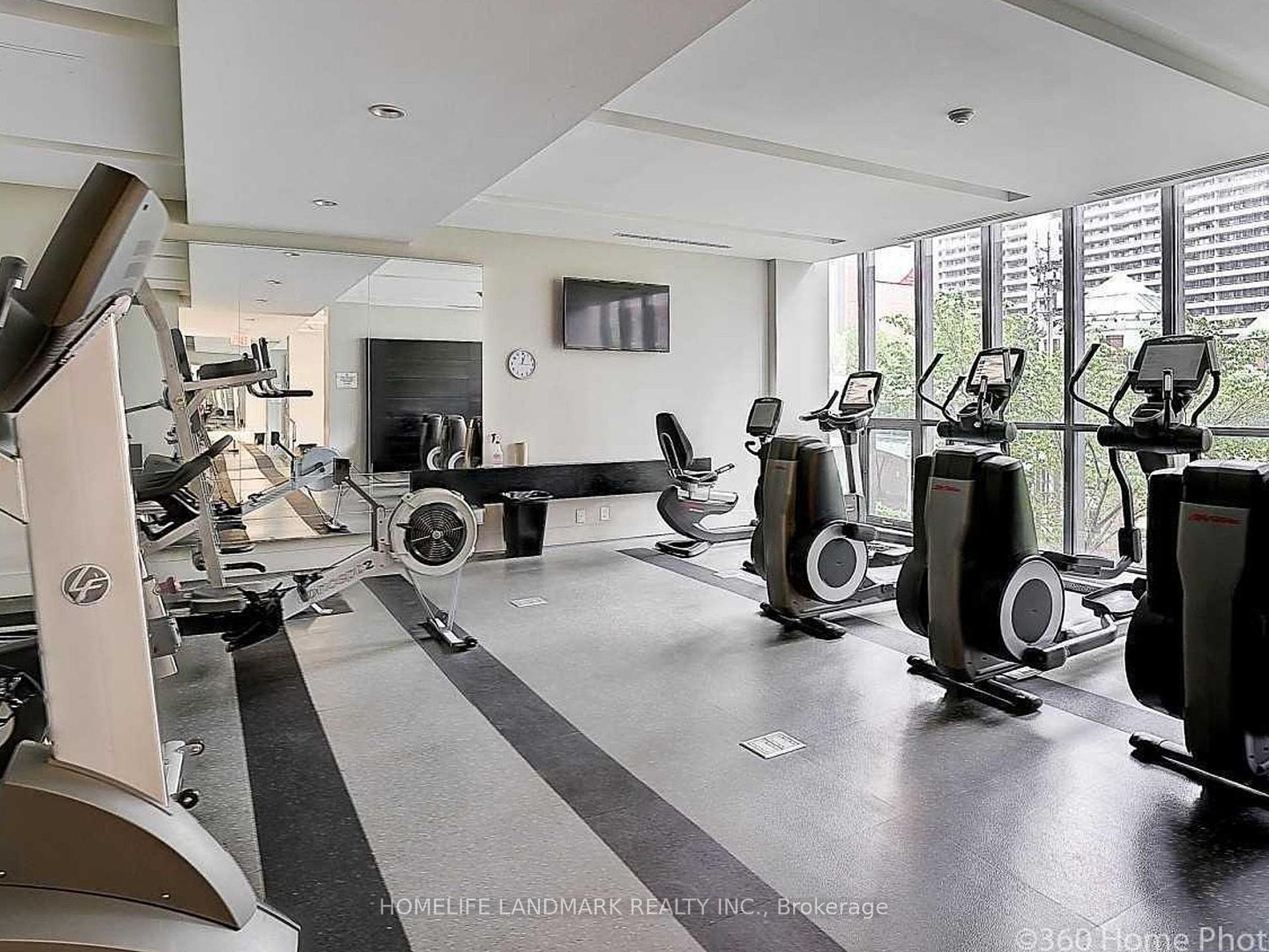 3 Bedrooms Condo at 110 Charles, Toronto For sale