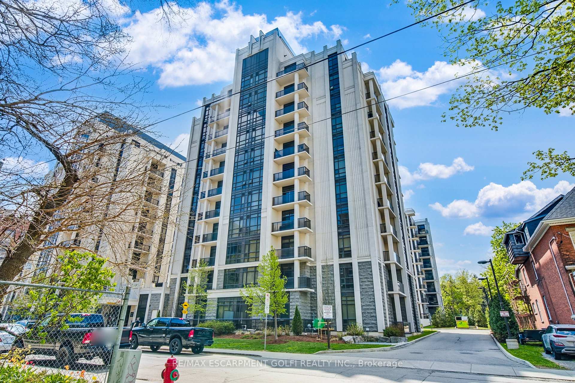 1 Bedroom Condo at 85 Robinson, Hamilton For sale